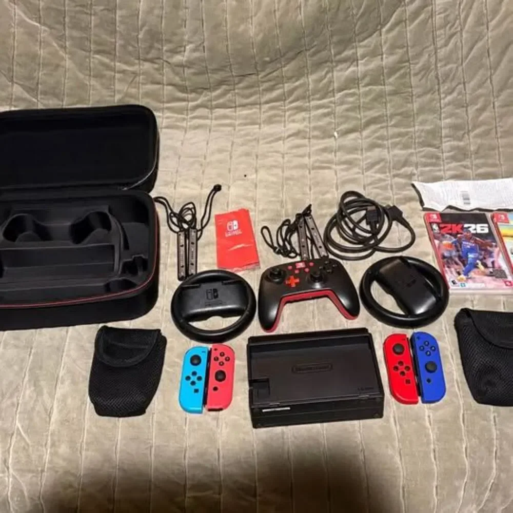 Unpatched Nintendo Switch Bundle – 4 Joy-Cons, 2 Games, Dock, Hard Case, Control